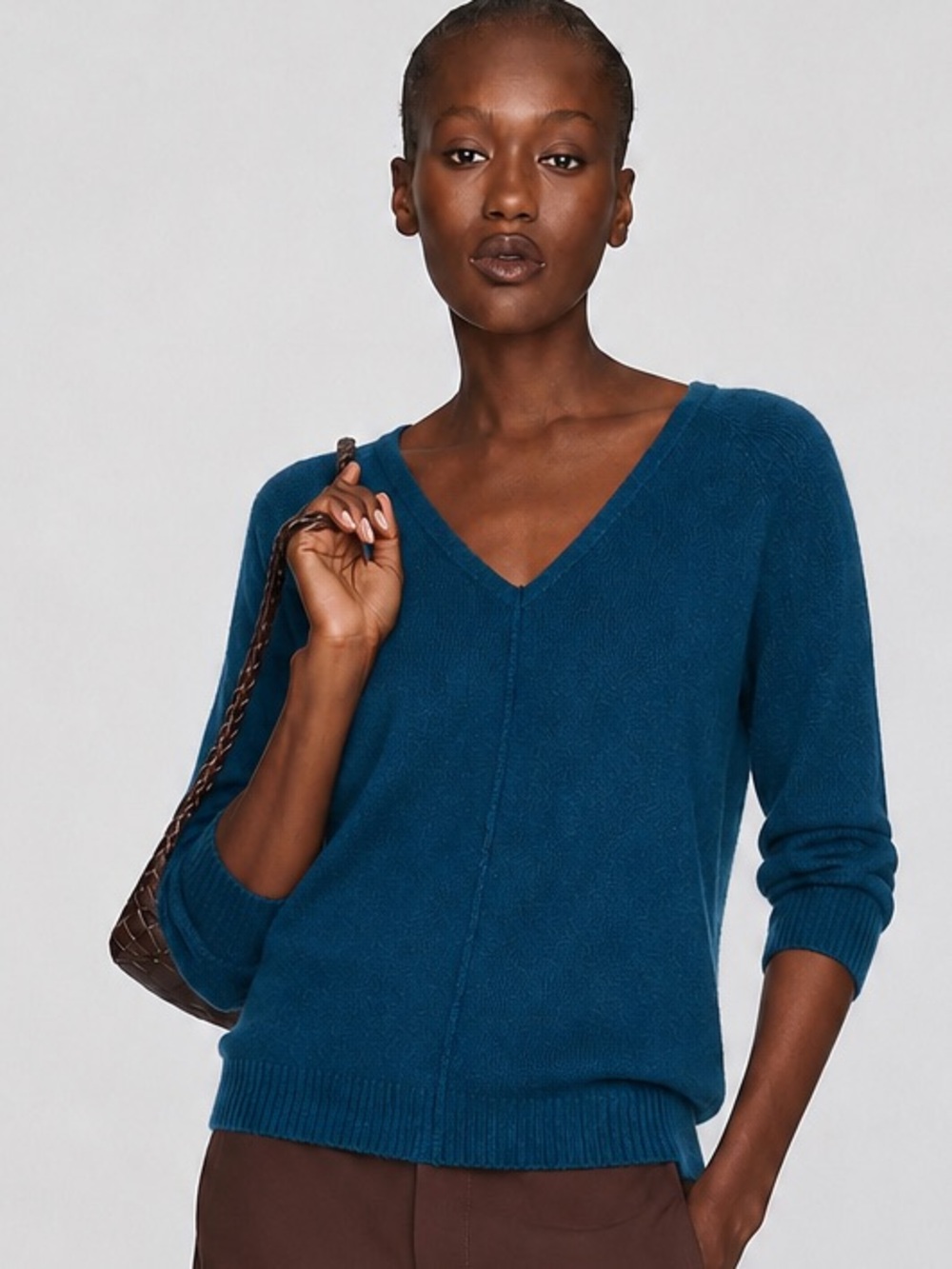 In Cashmere Blue V-Neck Cashmere Sweater Fine Knit Minimalist Size M